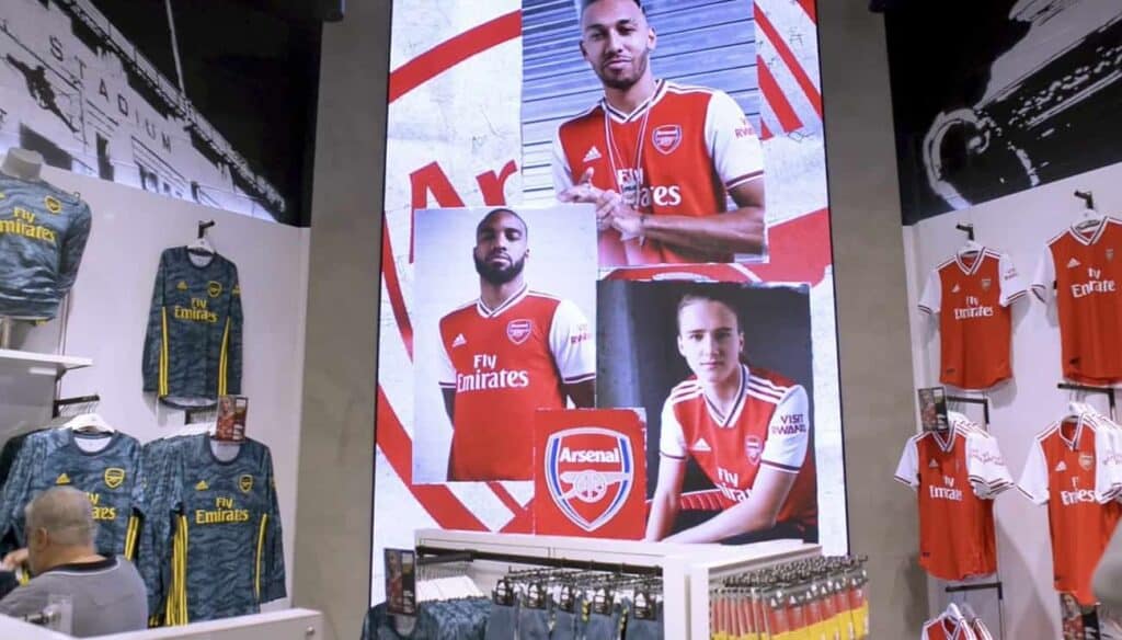 led screen spectacular at arsenal football club